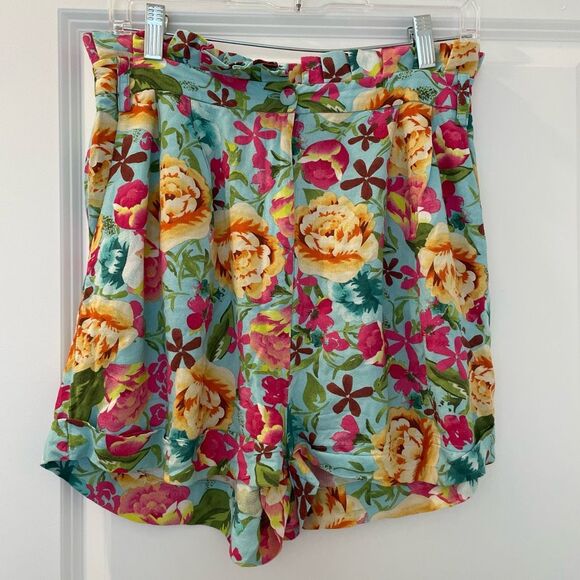 FARM Rio Pants - Farm Rio Floral Print Shorts Size M
